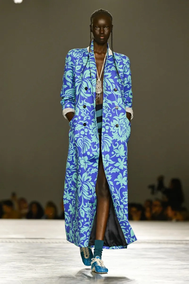 Dries Van Noten Spring 2026 Rides the Surf of Color and Light