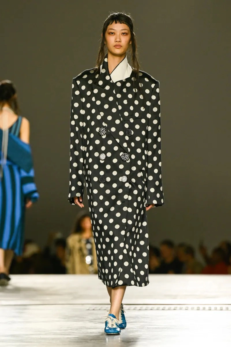 Dries Van Noten Spring 2026 Rides the Surf of Color and Light