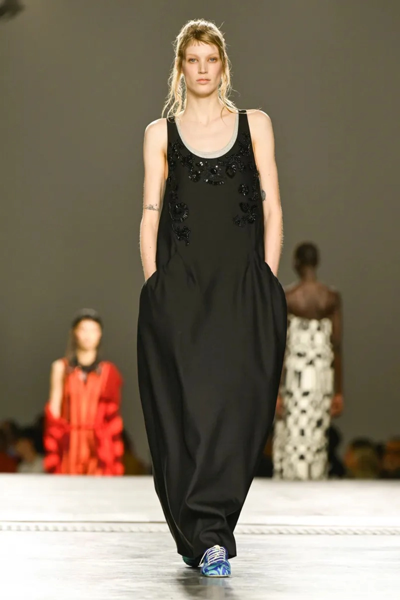 Dries Van Noten Spring 2026 Rides the Surf of Color and Light