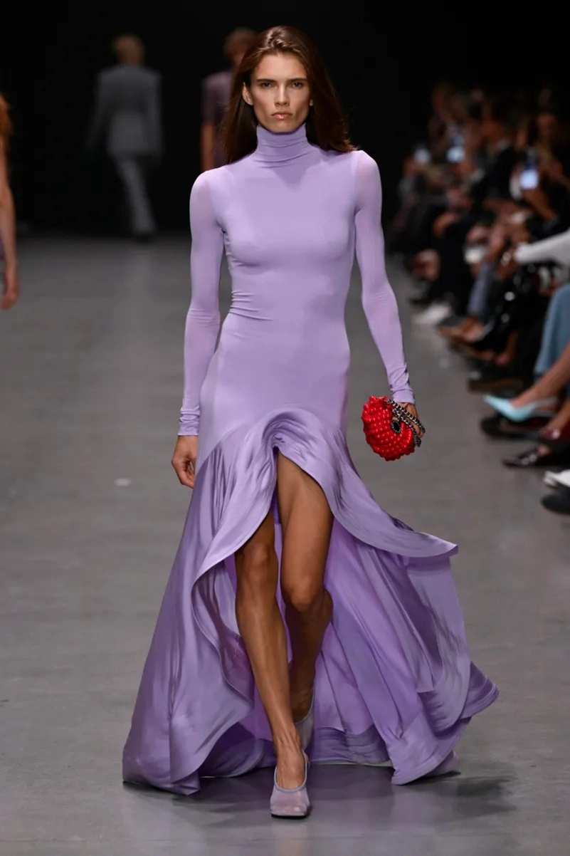 Stella McCartney Spring 2026 Reimagines Nature Through Modern Glamour Stella Mccartney Spring 2026 Reimagines Nature Through Modern Glamour 6.webp