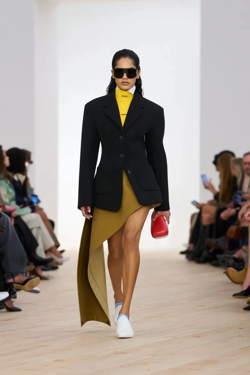 Loewe Spring 2026 Shapes the Future of Luxury With Bold Color