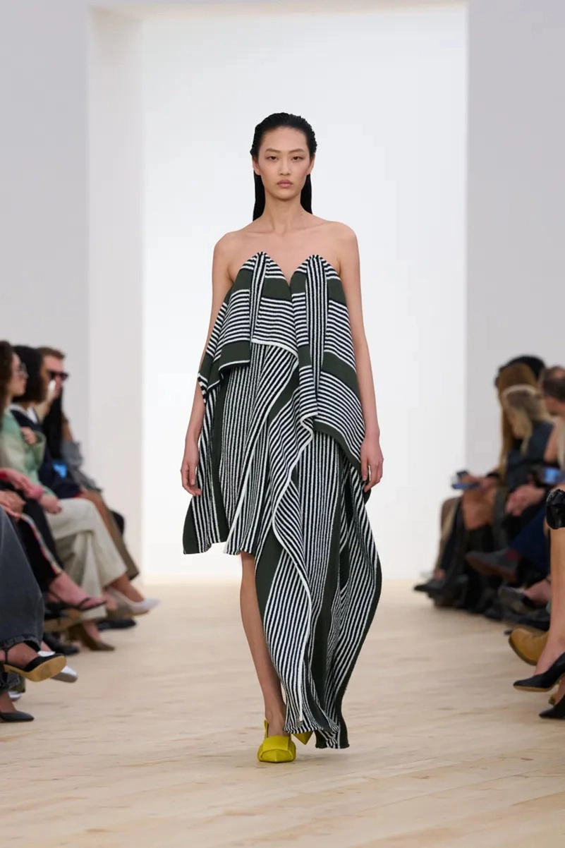 Loewe Spring 2026 Shapes the Future of Luxury With Bold Color