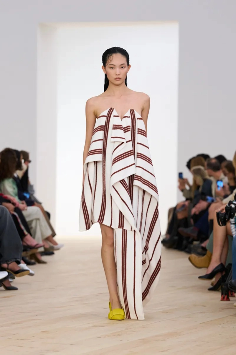 Loewe Spring 2026 Shapes the Future of Luxury With Bold Color