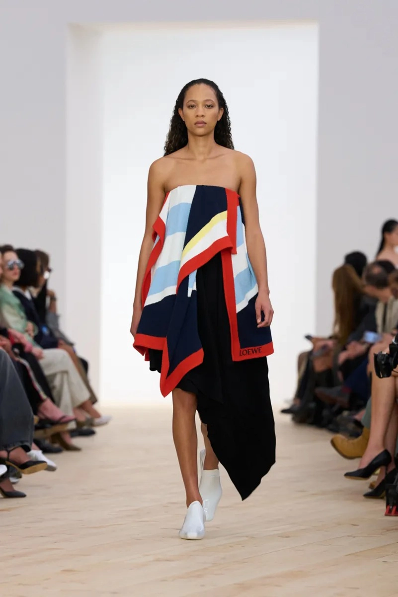 Loewe Spring 2026 Shapes the Future of Luxury With Bold Color