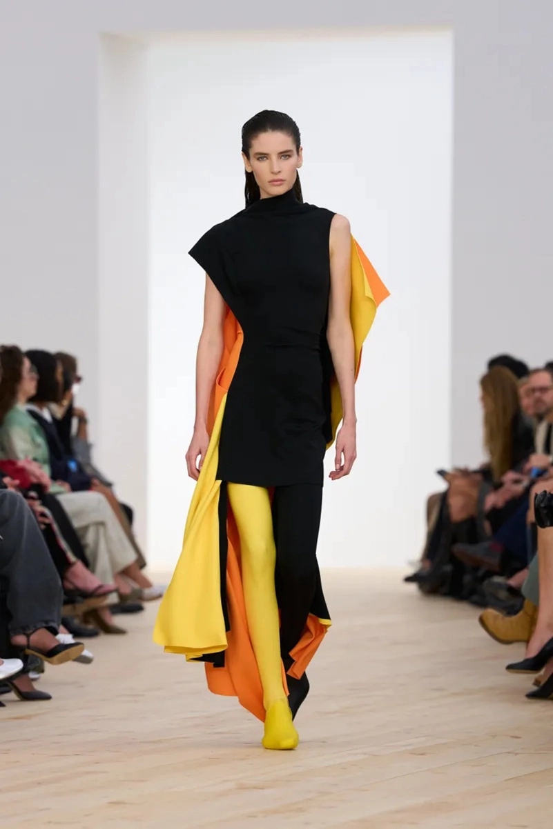 Loewe Spring 2026 Shapes the Future of Luxury With Bold Color