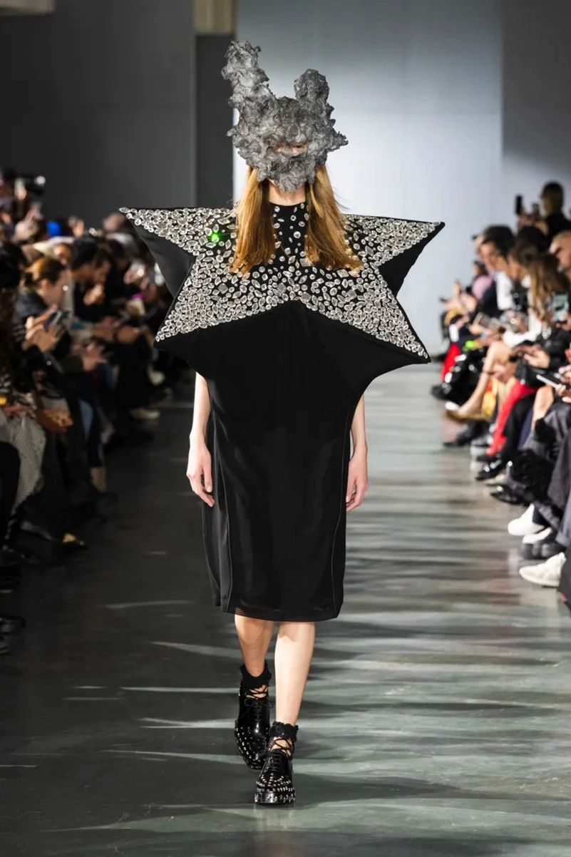 Noir Kei Ninomiya Spring 2026 Shapes Dreamlike Couture With Subversive Edge
