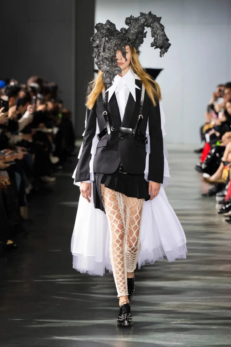 Noir Kei Ninomiya Spring 2026 Shapes Dreamlike Couture With Subversive Edge