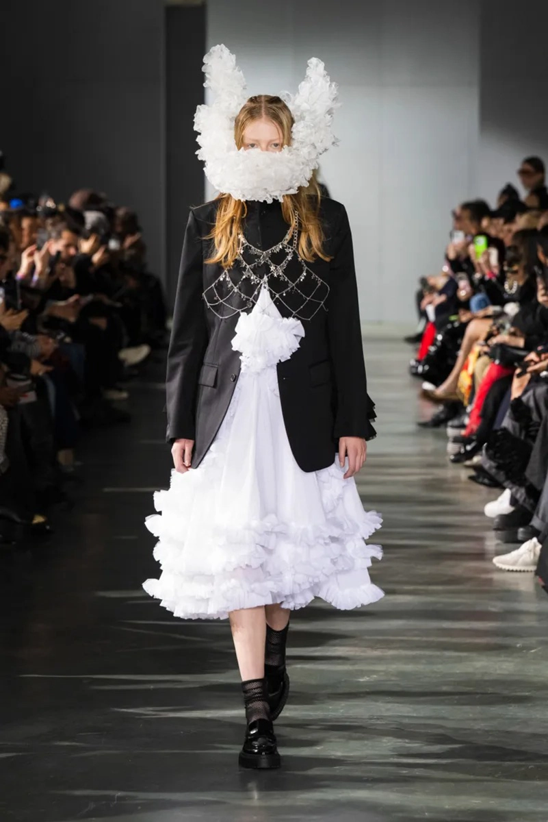 Noir Kei Ninomiya Spring 2026 Shapes Dreamlike Couture With Subversive Edge