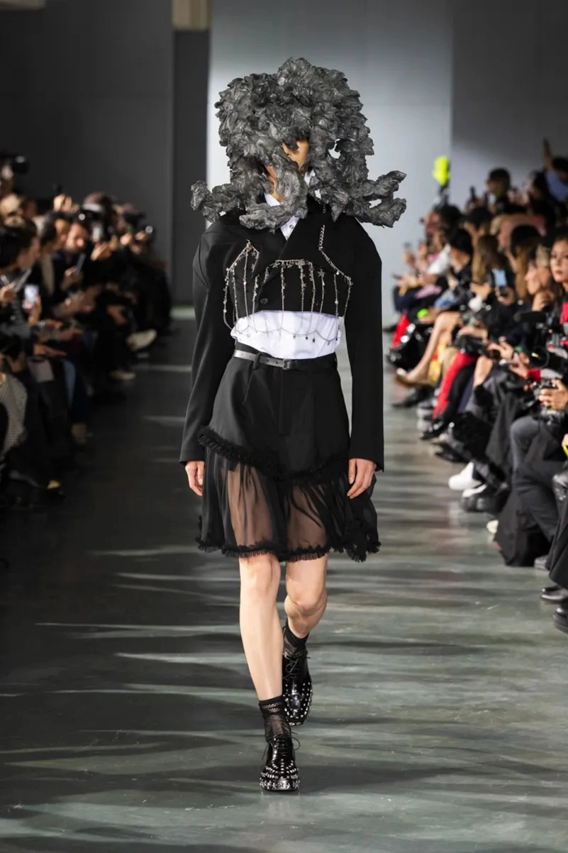 Noir Kei Ninomiya Spring 2026 Shapes Dreamlike Couture With Subversive Edge