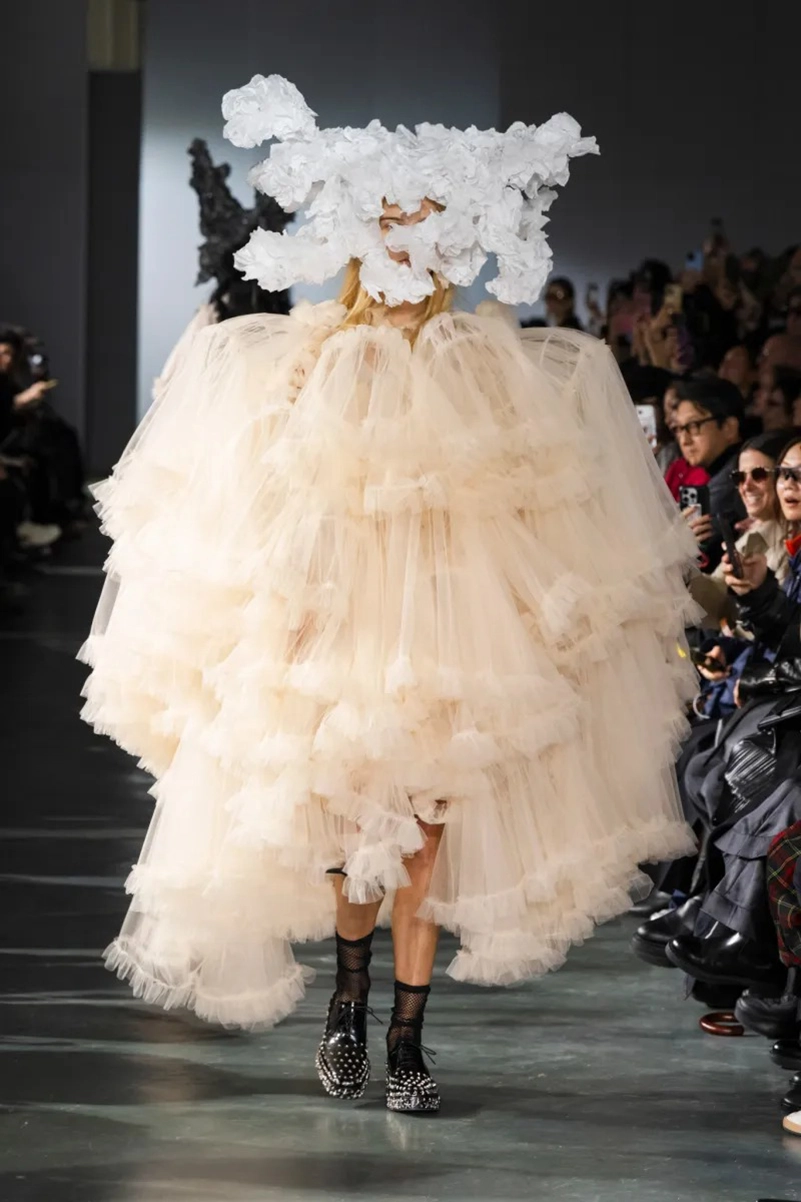 Noir Kei Ninomiya Spring 2026 Shapes Dreamlike Couture With Subversive Edge