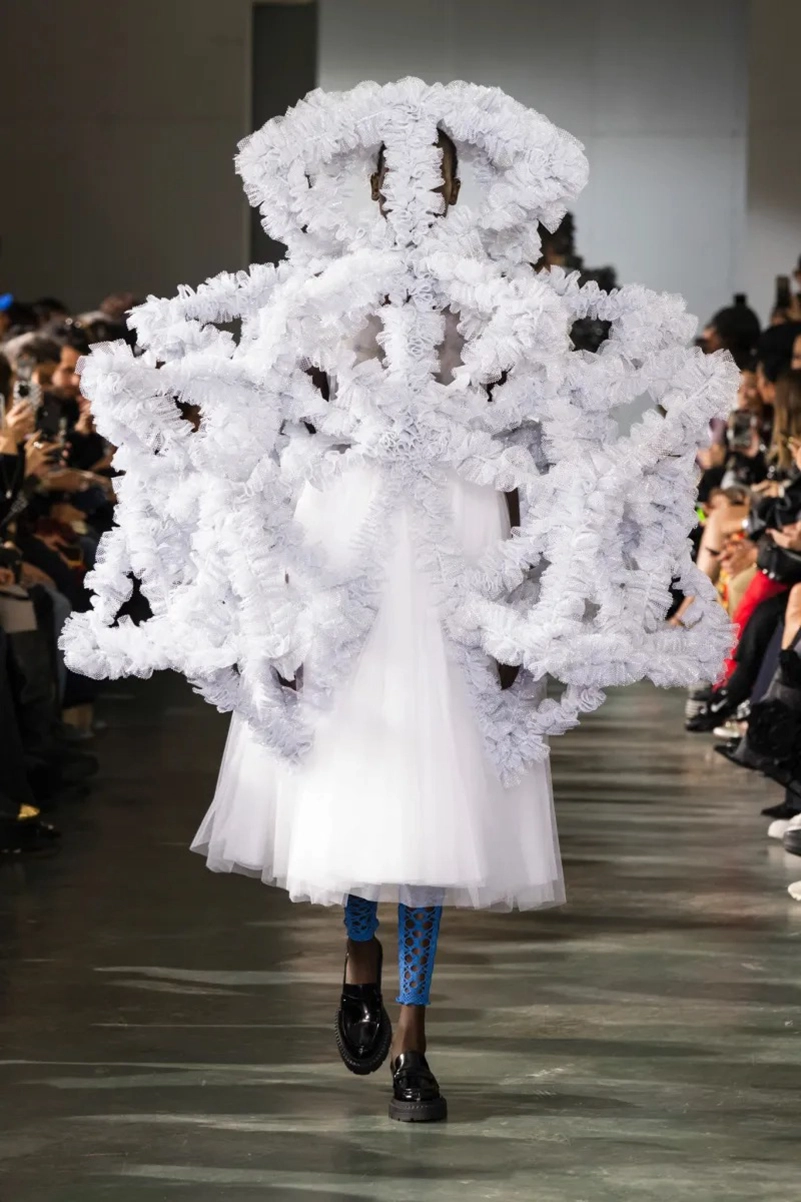 Noir Kei Ninomiya Spring 2026 Shapes Dreamlike Couture With Subversive Edge