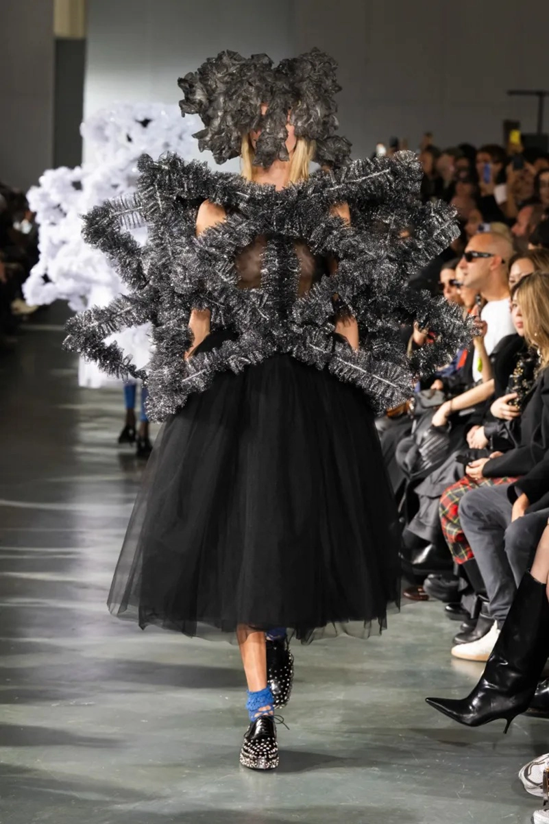 Noir Kei Ninomiya Spring 2026 Shapes Dreamlike Couture With Subversive Edge