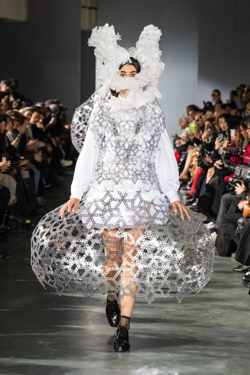 Noir Kei Ninomiya Spring 2026 Shapes Dreamlike Couture With Subversive Edge