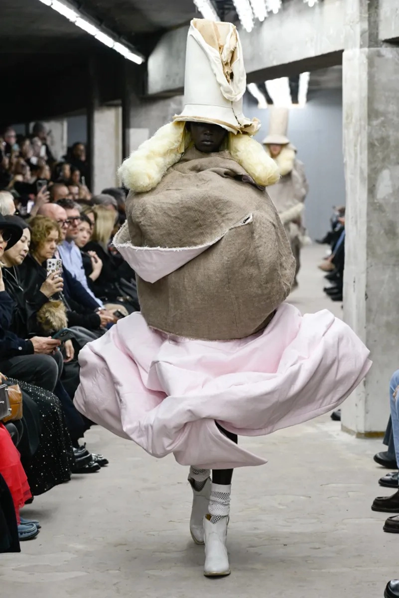 Rei Kawakubo Turns Imperfection Into Art For Comme Des Garçons Spring 2026