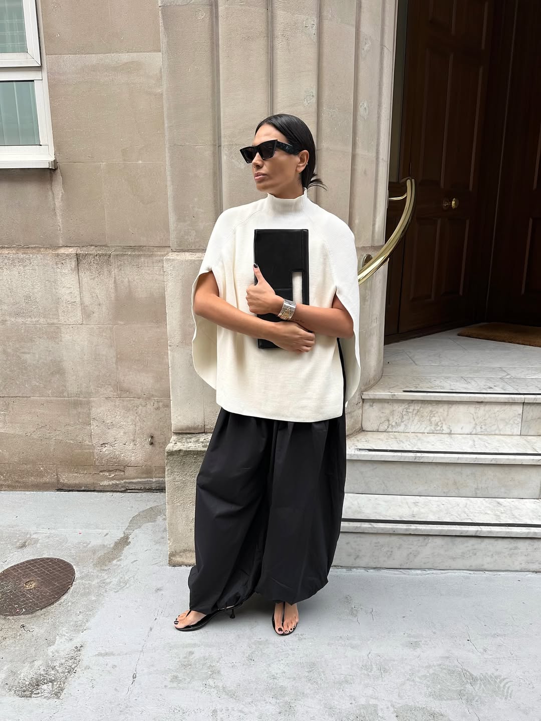 Fashion Blogger Wearing Balloon Pants And Sweater