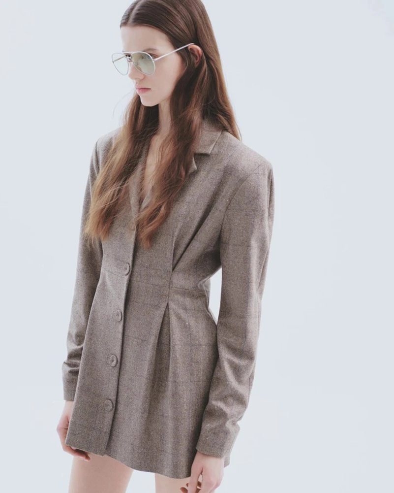 Fall 2025 By Zeynep Arçay Moves From Tailoring To Night With Ease