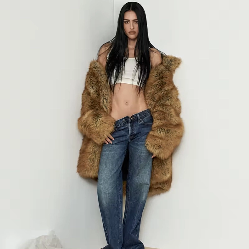 Amelia Gray’s FRAME Capsule Redefines Off-Duty Denim Style