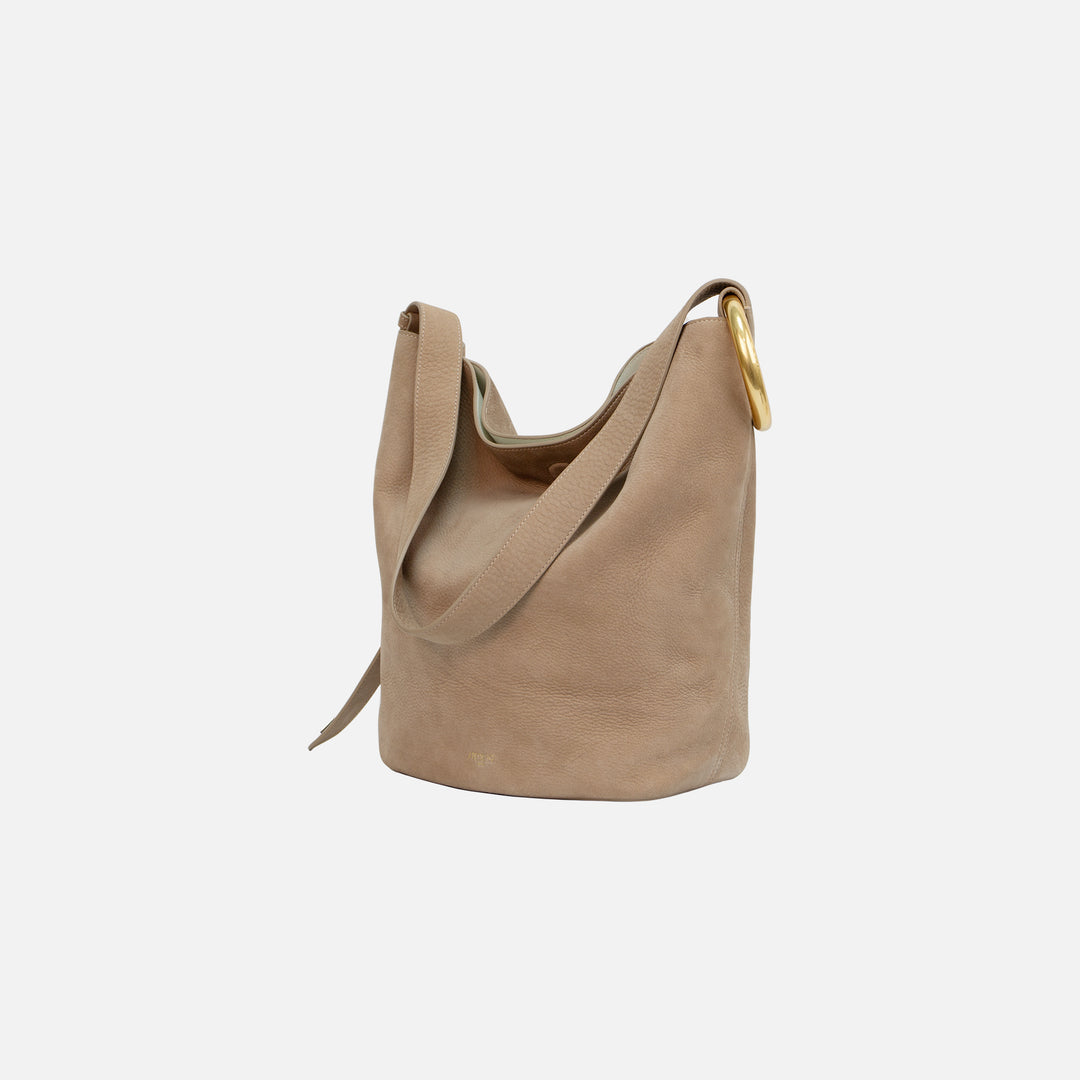 Apede Mod Redefines Modern Bags With Architectural Calm