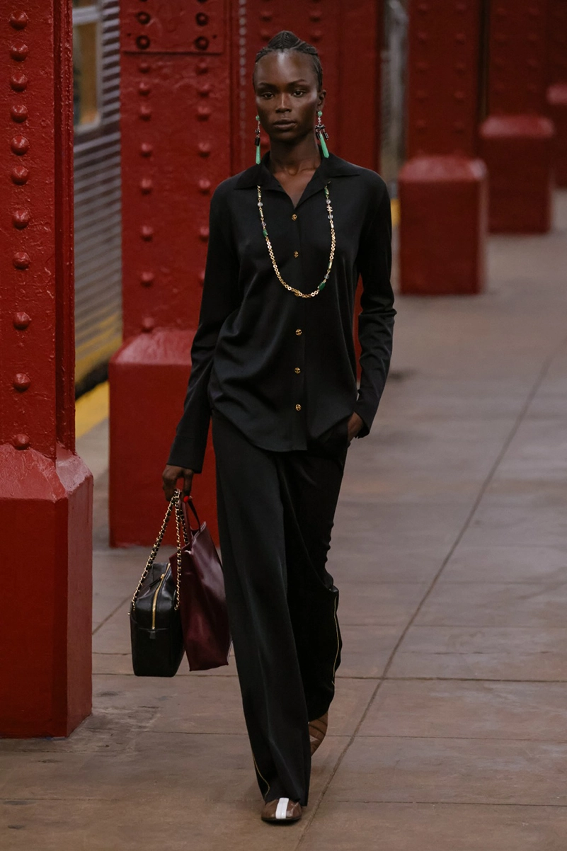 Chanel Métiers D’art 2026 Blends Heritage With A New York State Of Mind Chanel Métiers D’art 2026 Blends Heritage With A New York State Of Mind