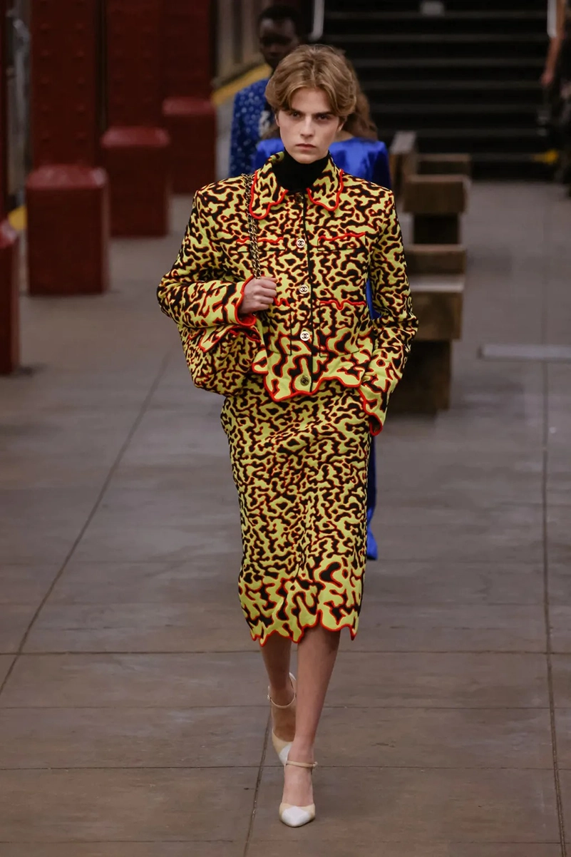 Chanel Métiers D’art 2026 Blends Heritage With A New York State Of Mind Chanel Métiers D’art 2026 Blends Heritage With A New York State Of Mind