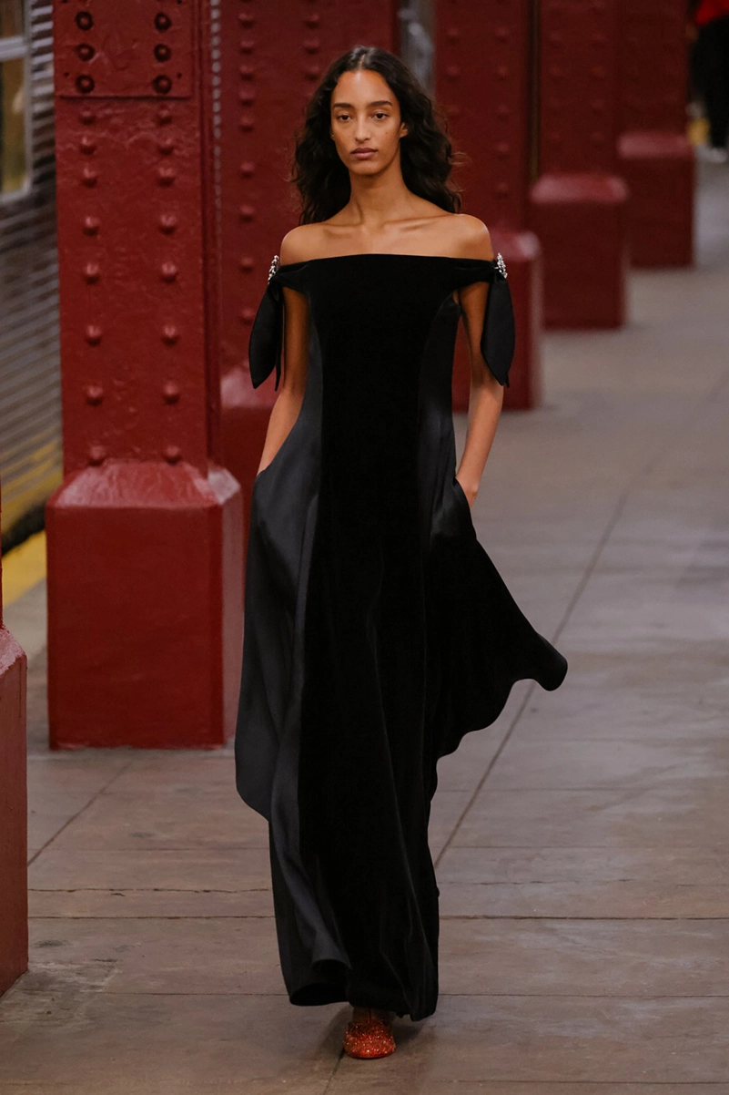 Chanel Métiers D’art 2026 Blends Heritage With A New York State Of Mind Chanel Métiers D’art 2026 Blends Heritage With A New York State Of Mind