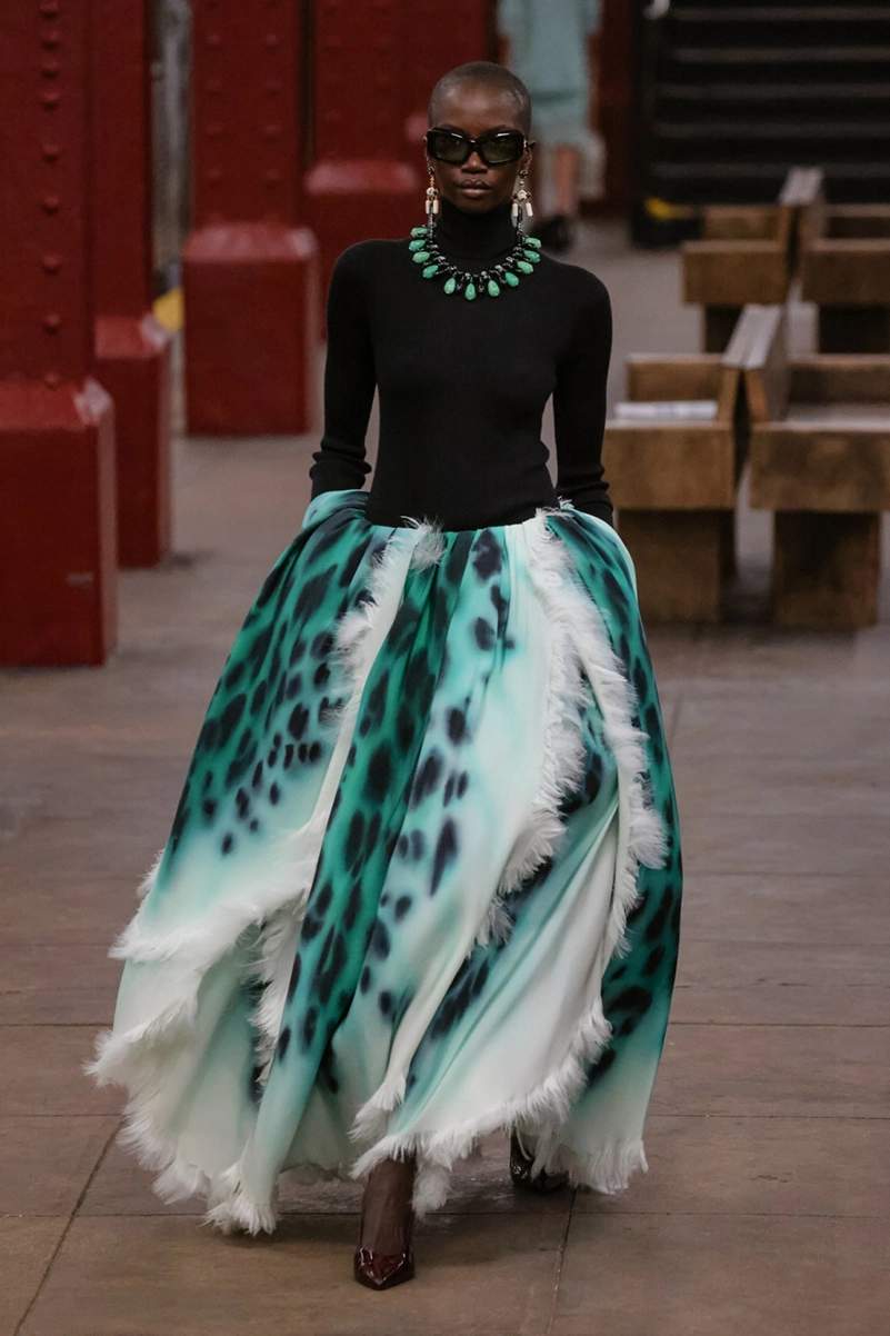 Chanel Métiers D’art 2026 Blends Heritage With A New York State Of Mind Chanel Métiers D’art 2026 Blends Heritage With A New York State Of Mind