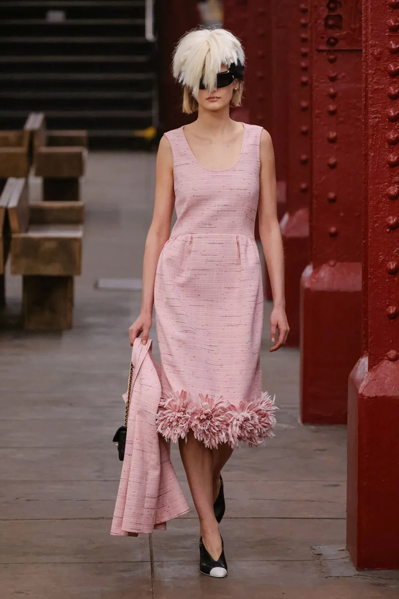 Chanel Métiers D’art 2026 Blends Heritage With A New York State Of Mind Chanel Métiers D’art 2026 Blends Heritage With A New York State Of Mind