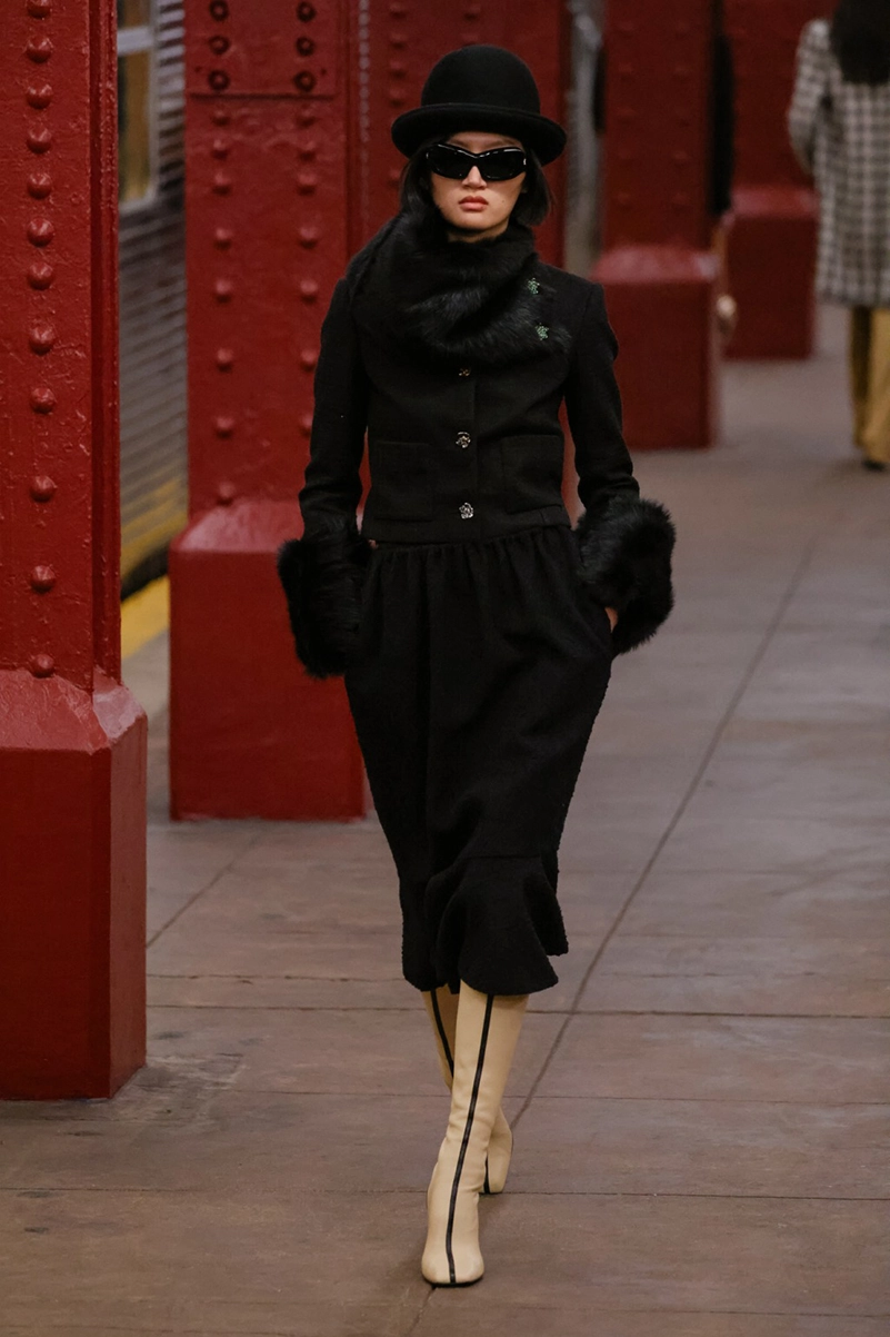 Chanel Métiers D’art 2026 Blends Heritage With A New York State Of Mind Chanel Métiers D’art 2026 Blends Heritage With A New York State Of Mind