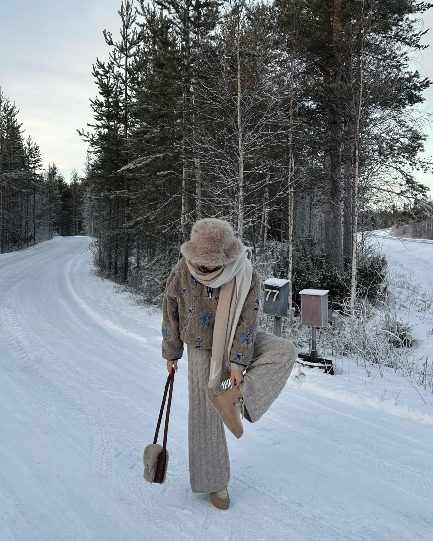 10 Winter Travel Outfits That Nail Style And Comfort