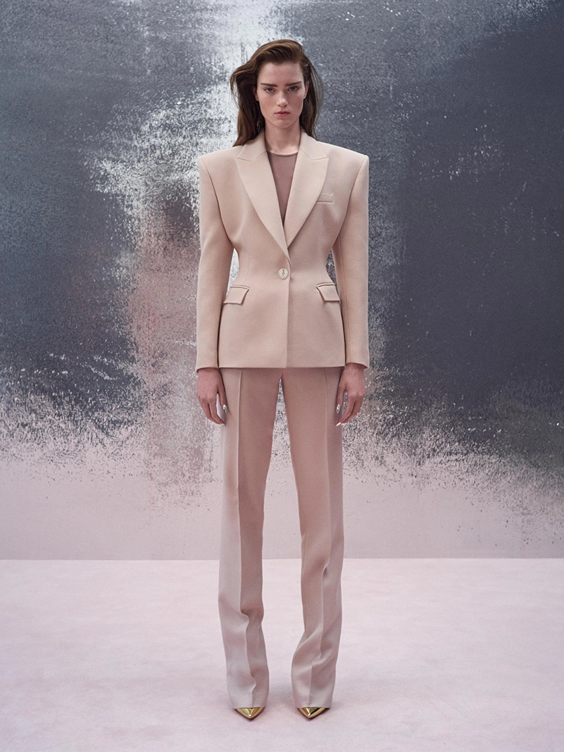 Alex Perry Lets Textures Speak Across the 2026 Resort Offering
