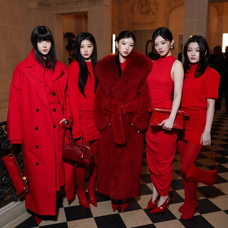 The Times Fashion Editor 2026.ILLIT Attends Jacquemus Fall Winter 2026 During Paris Fashion Week