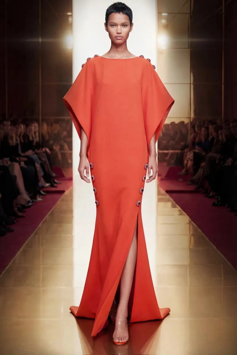 Alexis Mabille Spring Couture 2026 Recasts The Runway Using Ai Screens