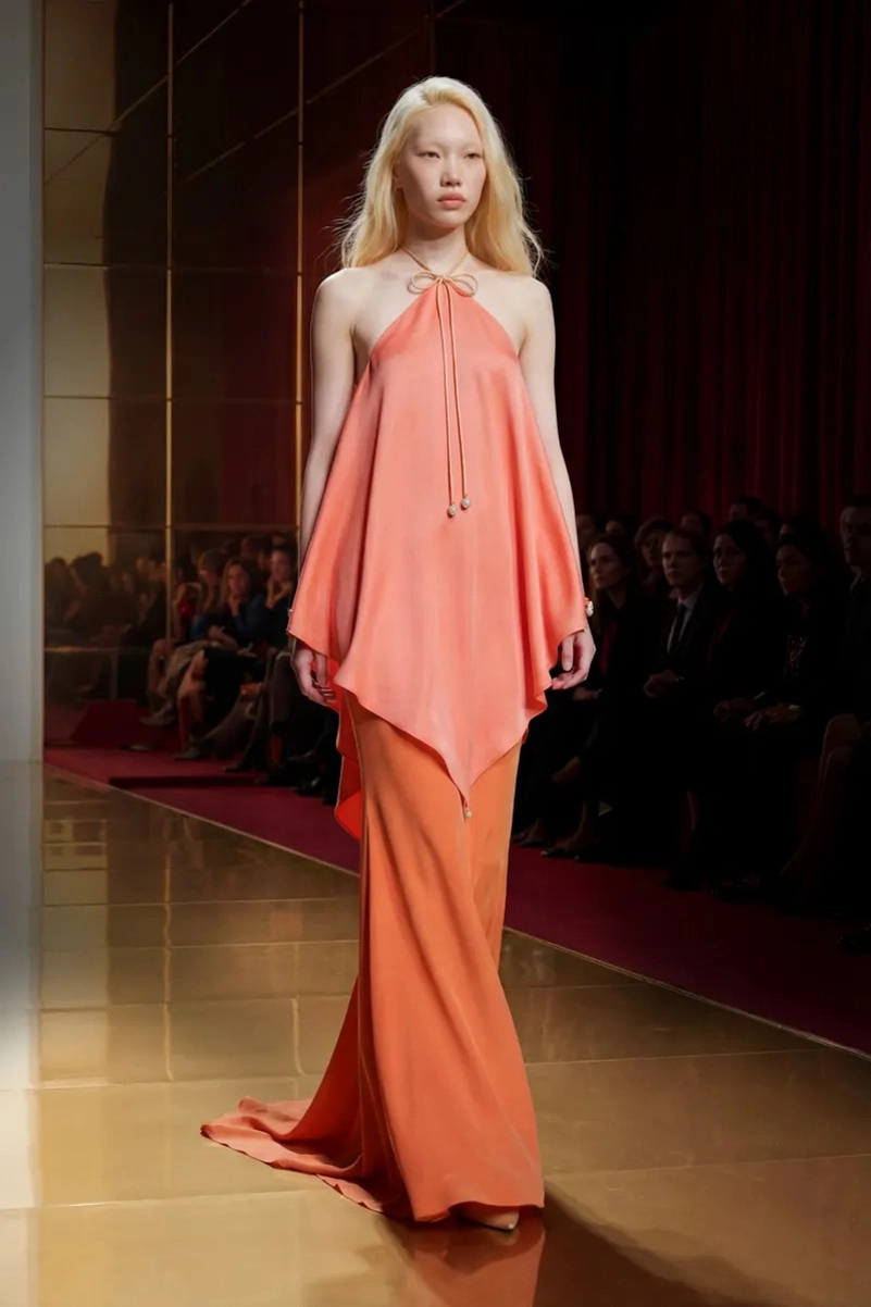 Alexis Mabille Spring Couture 2026 Recasts The Runway Using Ai Screens