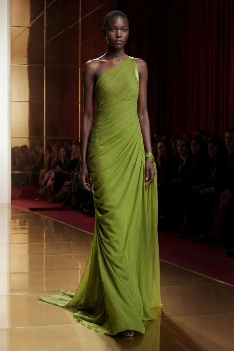 Alexis Mabille Spring Couture 2026 Recasts The Runway Using Ai Screens