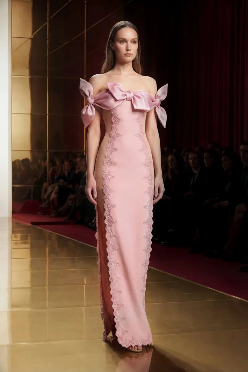 Alexis Mabille Spring Couture 2026 Recasts The Runway Using Ai Screens