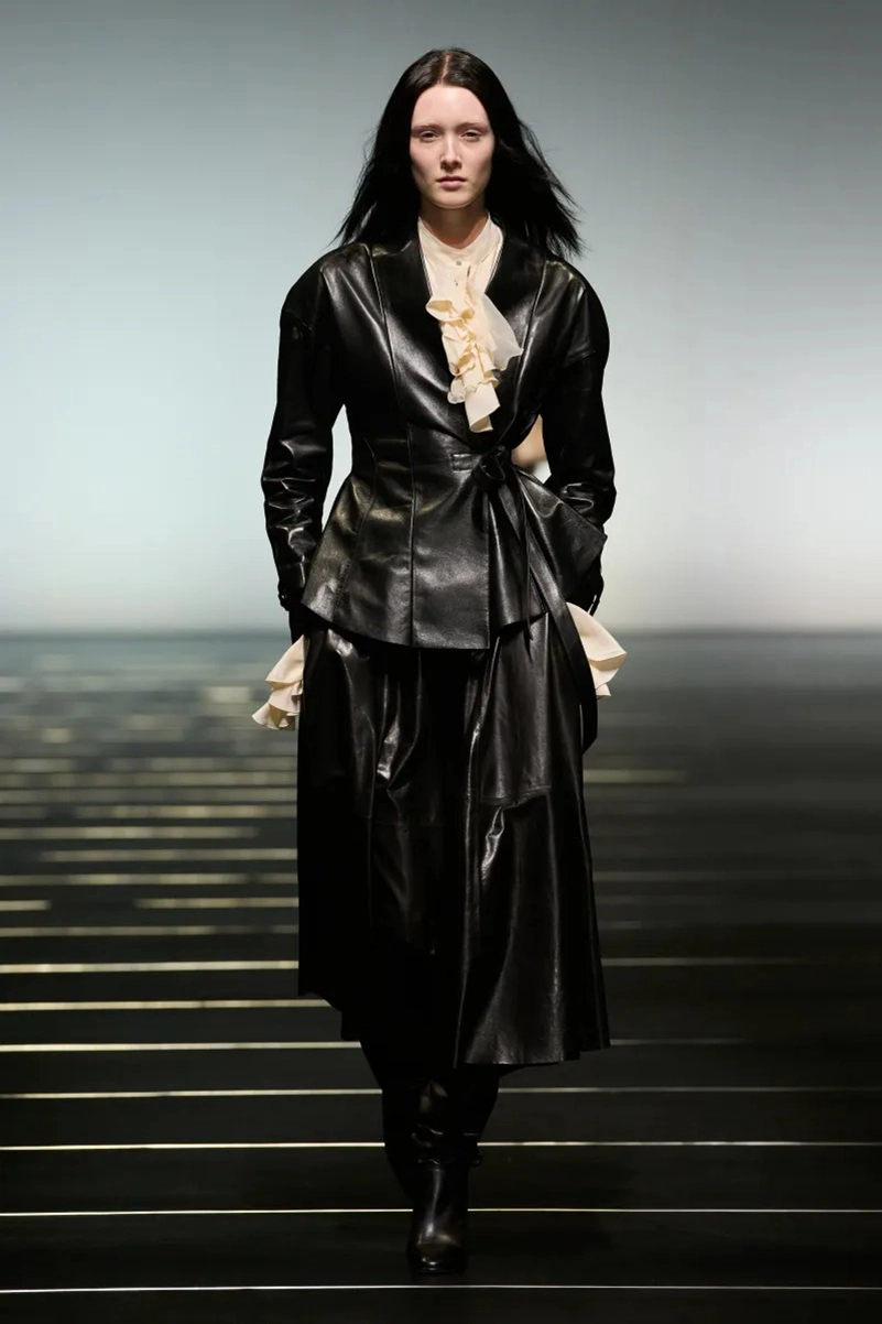 Alberta Ferretti Fall 2026 Refines Romantic Dressing