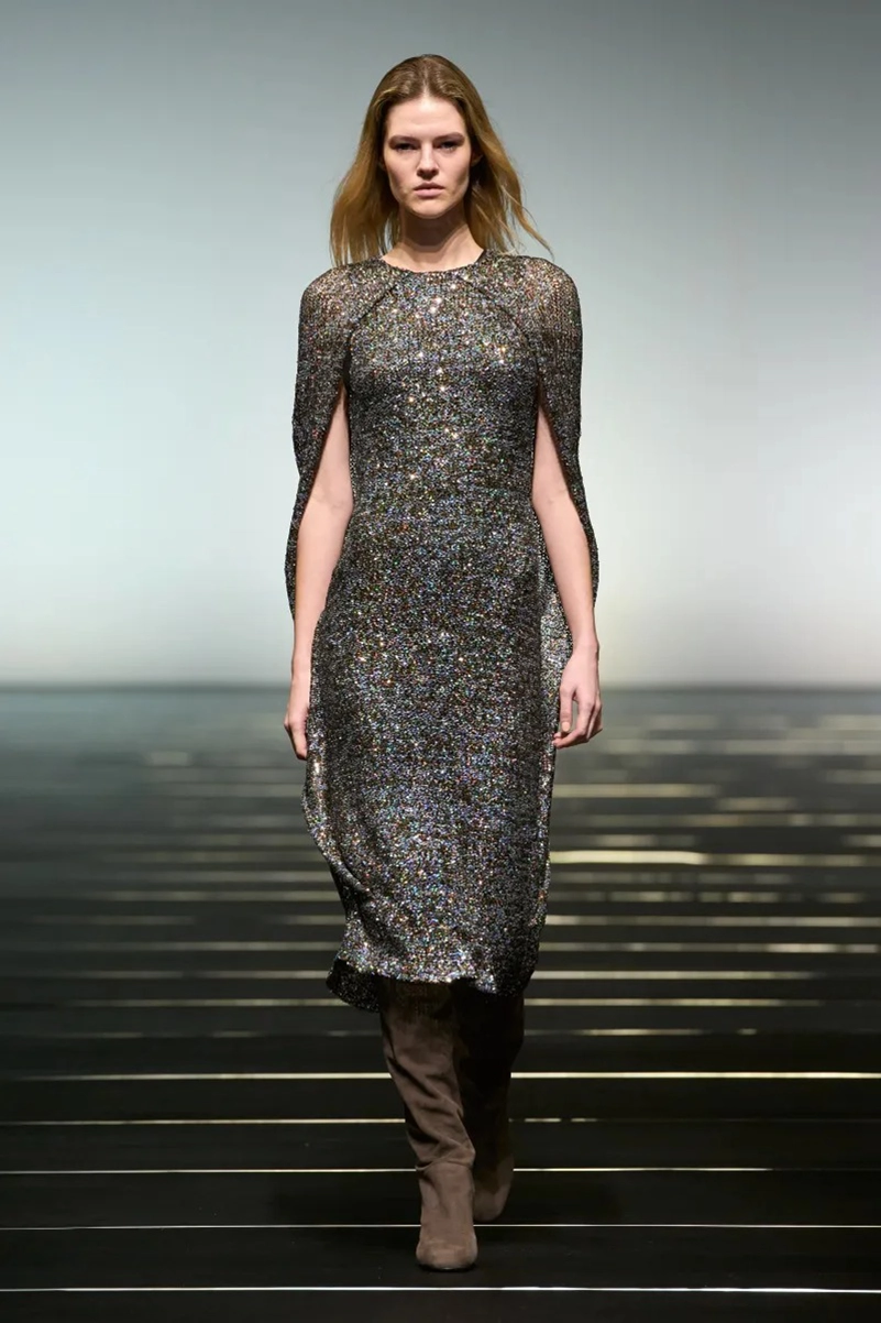 Alberta Ferretti Fall 2026 Refines Romantic Dressing