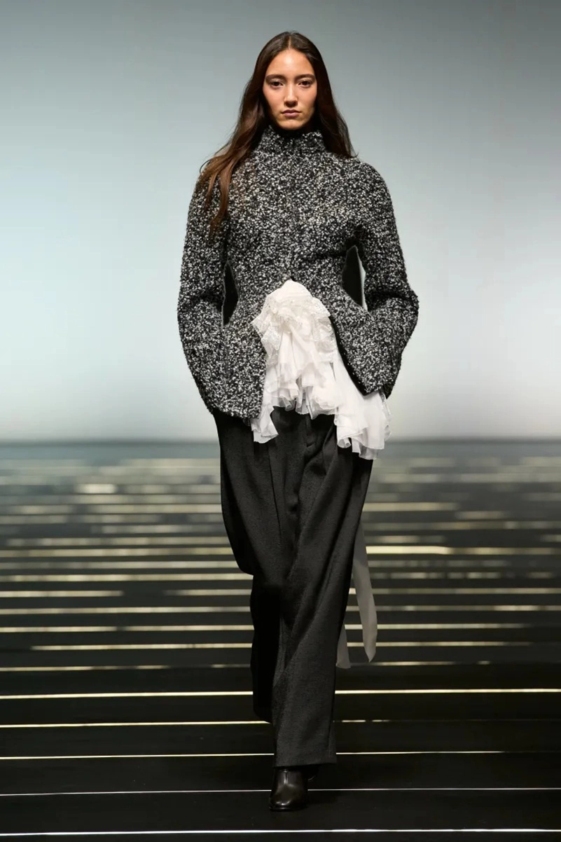 Alberta Ferretti Fall 2026 Refines Romantic Dressing