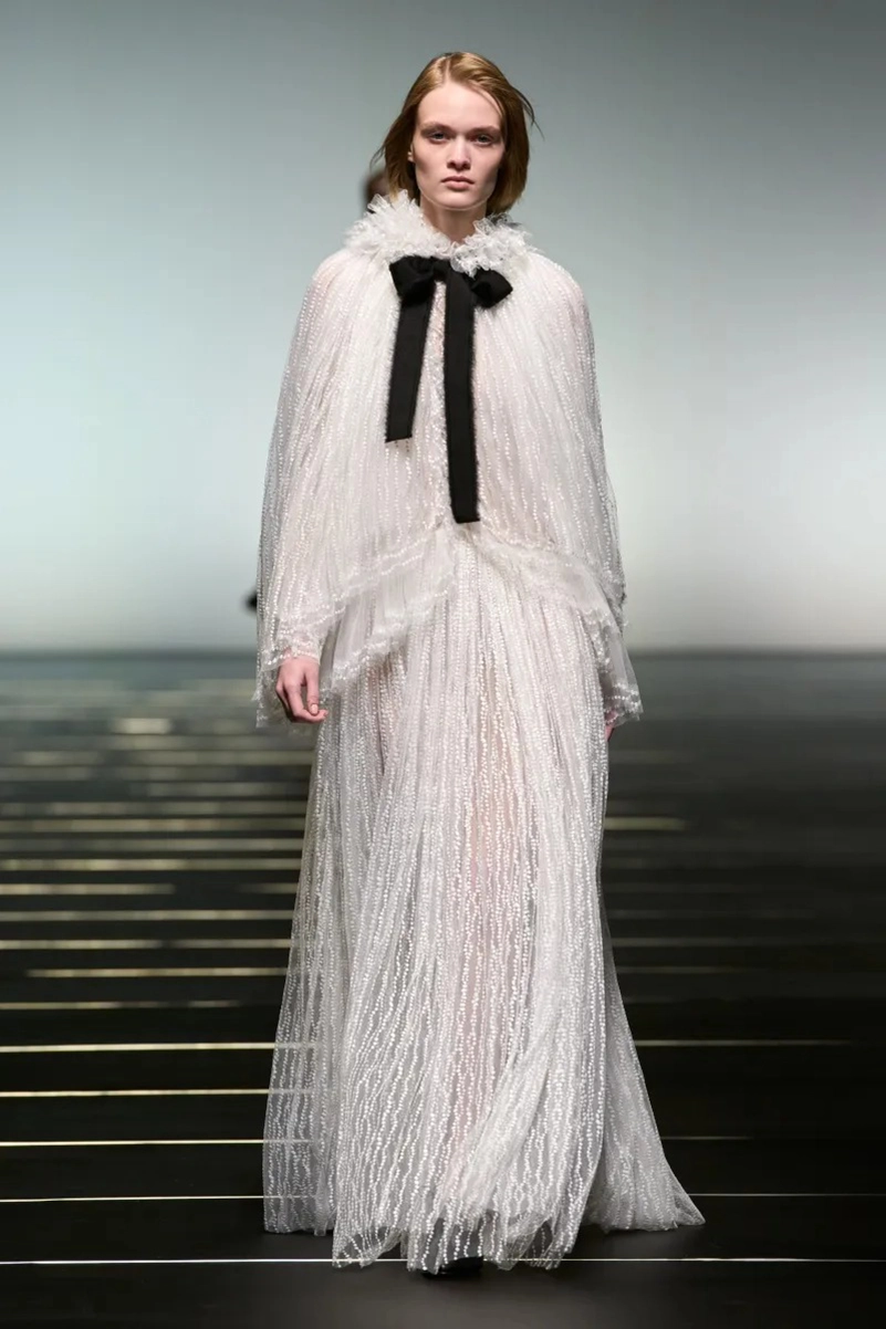 Alberta Ferretti Fall 2026 Refines Romantic Dressing
