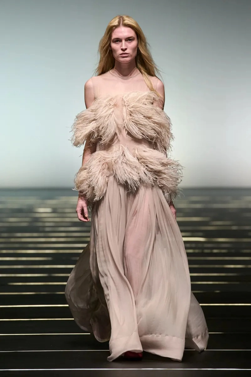 Alberta Ferretti Fall 2026 Refines Romantic Dressing