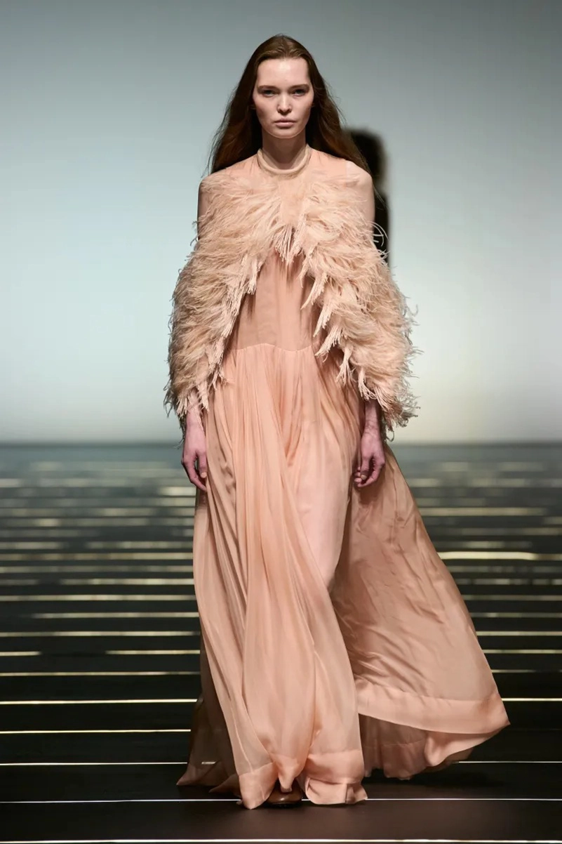 Alberta Ferretti Fall 2026 Refines Romantic Dressing