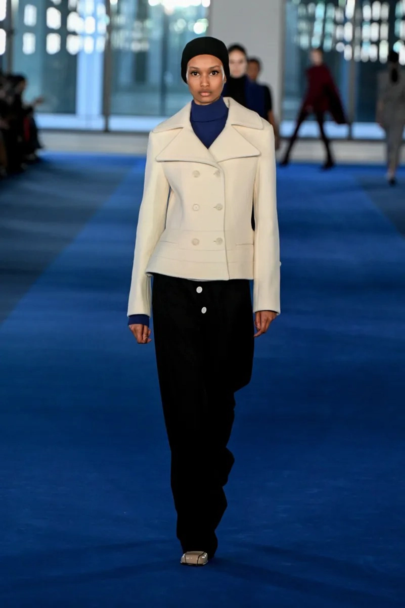Rachel Scott’s Proenza Schouler Fall 2026 Unveils Asymmetric Tailoring and Lived-In Energy