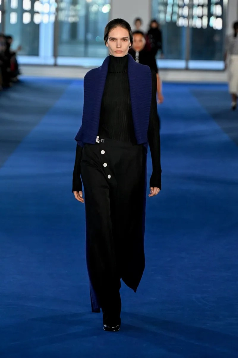 Rachel Scott’s Proenza Schouler Fall 2026 Unveils Asymmetric Tailoring and Lived-In Energy