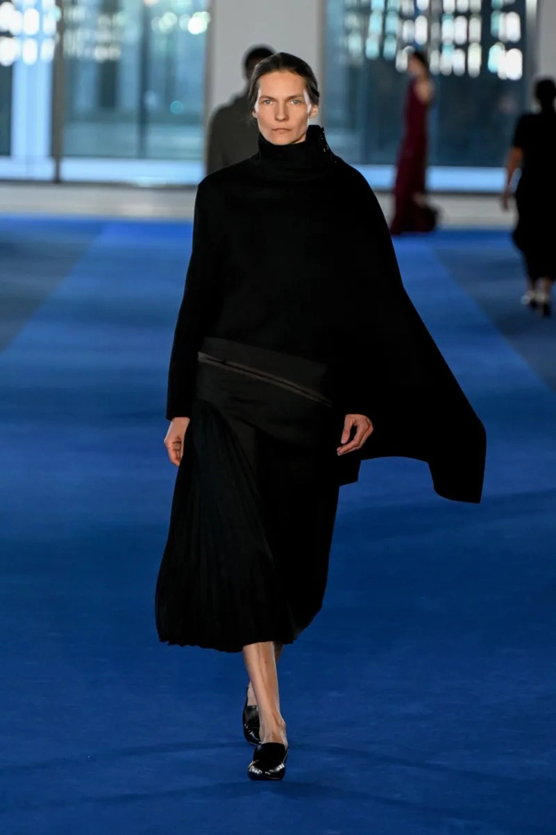 Rachel Scott’s Proenza Schouler Fall 2026 Unveils Asymmetric Tailoring and Lived-In Energy