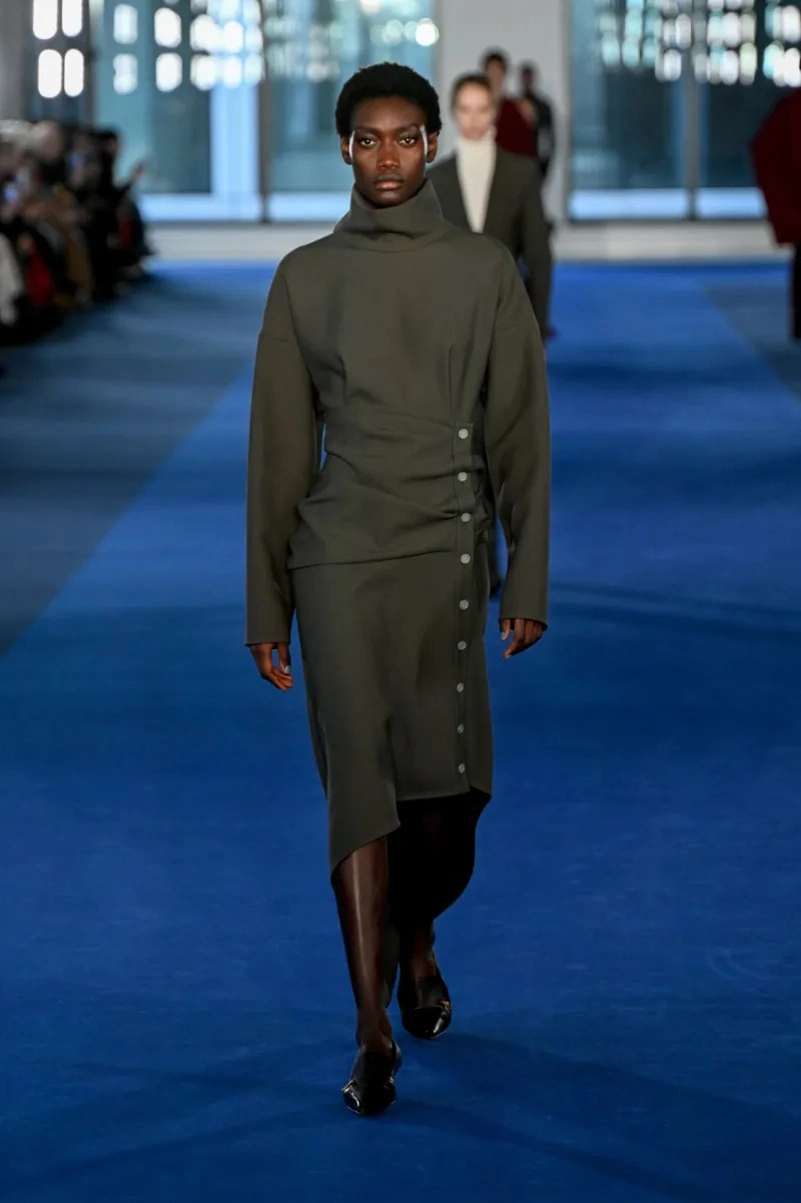 Rachel Scott’s Proenza Schouler Fall 2026 Unveils Asymmetric Tailoring and Lived-In Energy