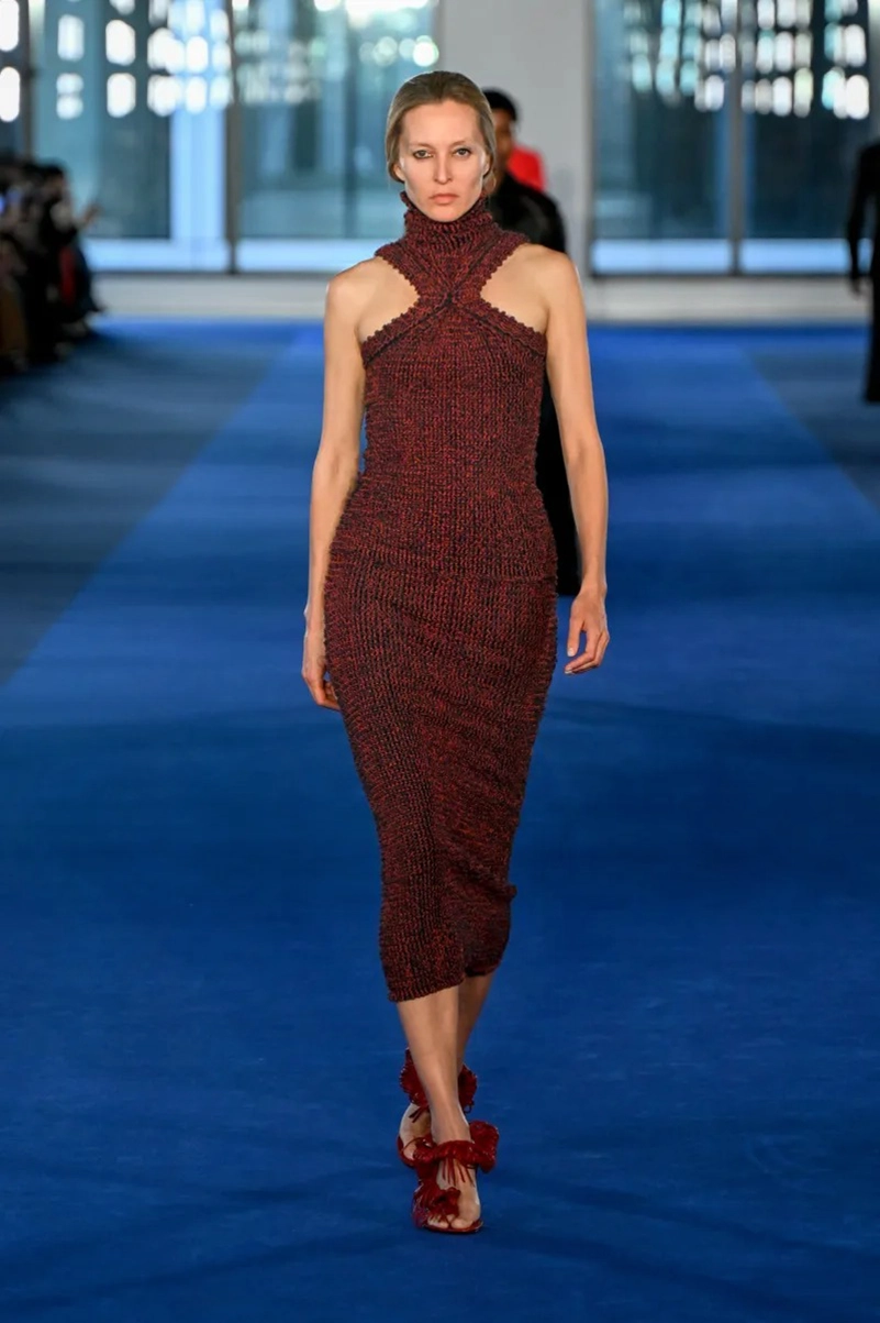 Rachel Scott’s Proenza Schouler Fall 2026 Unveils Asymmetric Tailoring and Lived-In Energy