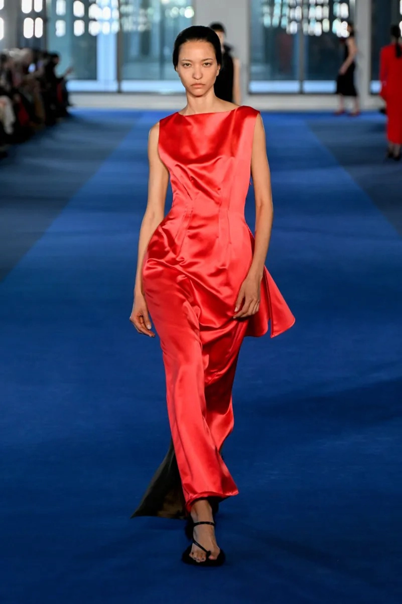 Rachel Scott’s Proenza Schouler Fall 2026 Unveils Asymmetric Tailoring and Lived-In Energy