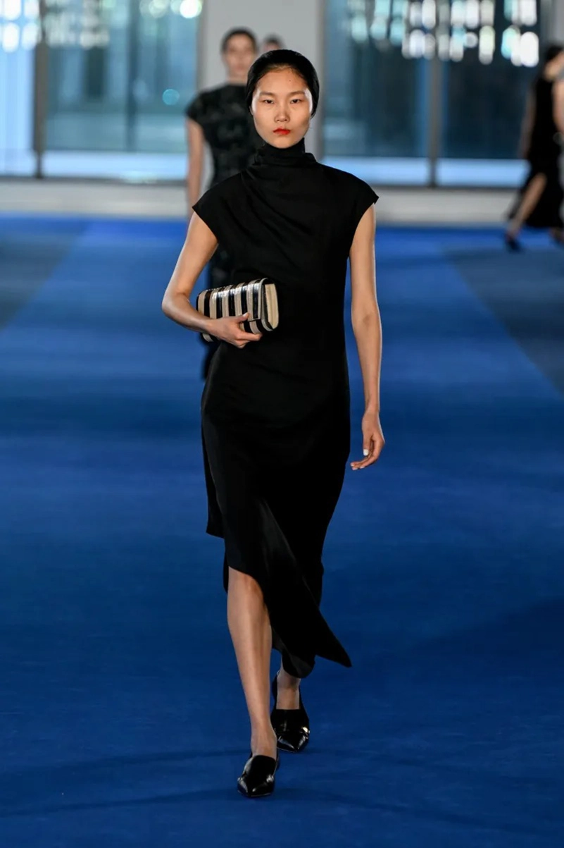 Rachel Scott’s Proenza Schouler Fall 2026 Unveils Asymmetric Tailoring and Lived-In Energy