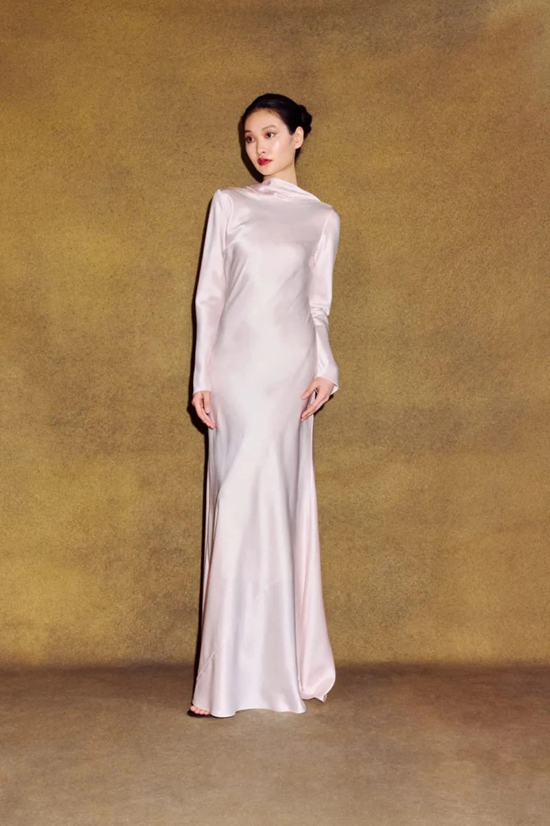 Alejandra Alonso Rojas Fall 2026 Reworks Existing Fabrics Into Gold And Bordeaux Satin Alejandra Alonso Rojas Fall 2026 Reworks Existing Fabrics Into Gold And Bordeaux Satin