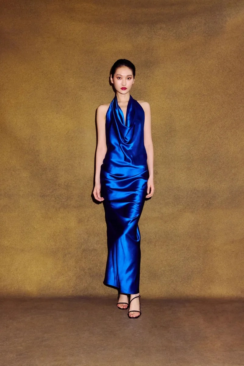 Alejandra Alonso Rojas Fall 2026 Reworks Existing Fabrics Into Gold And Bordeaux Satin Alejandra Alonso Rojas Fall 2026 Reworks Existing Fabrics Into Gold And Bordeaux Satin